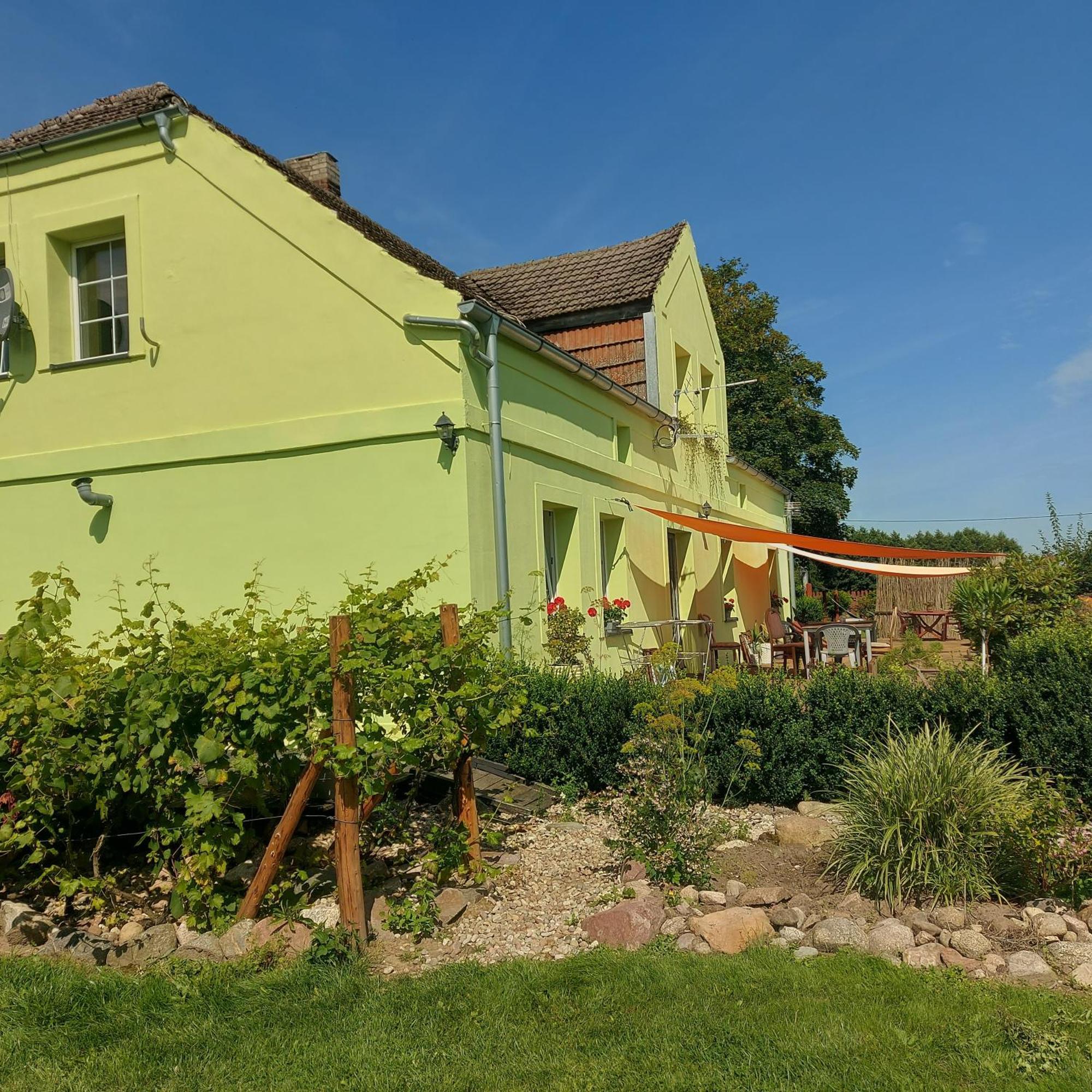 Agroturystyczny Dom Na Skraju Lasu Slawoborze Exterior foto